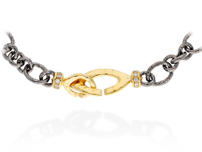 Necklace Gloss  in golden silver